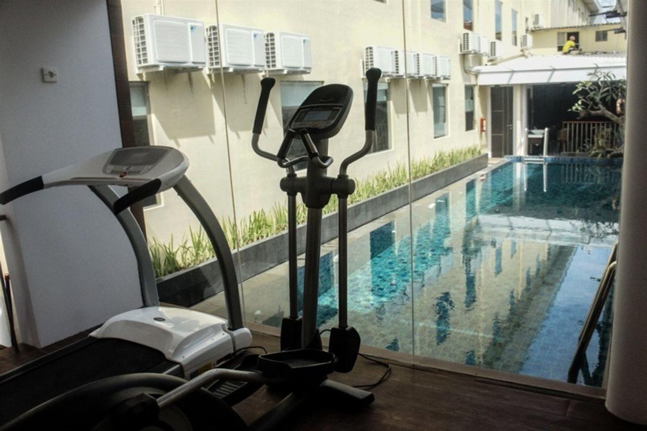 Favor Hotel Makassar City Center By Life מראה חיצוני תמונה