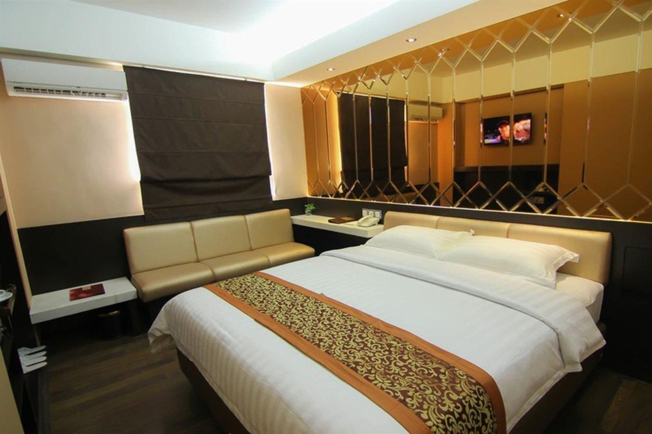 Favor Hotel Makassar City Center By Life מראה חיצוני תמונה