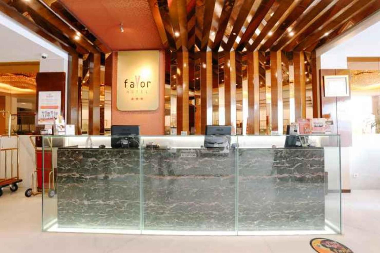Favor Hotel Makassar City Center By Life מראה חיצוני תמונה