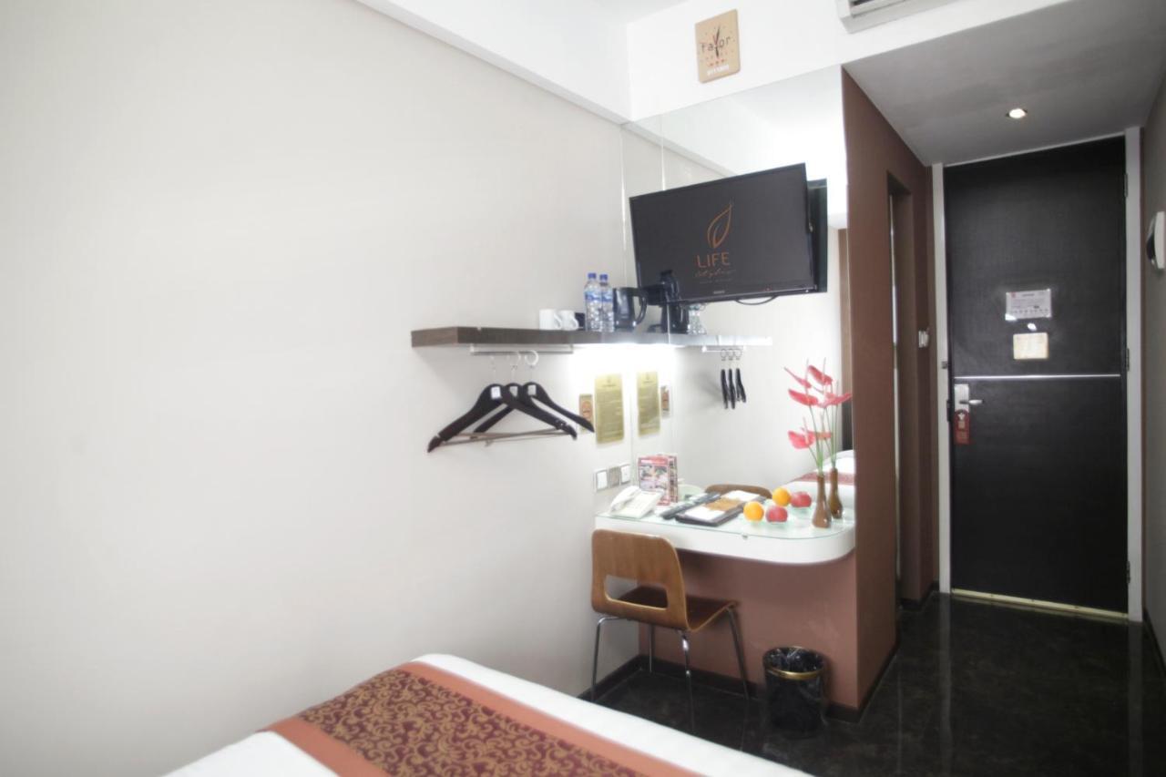 Favor Hotel Makassar City Center By Life מראה חיצוני תמונה