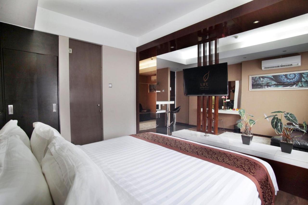 Favor Hotel Makassar City Center By Life מראה חיצוני תמונה