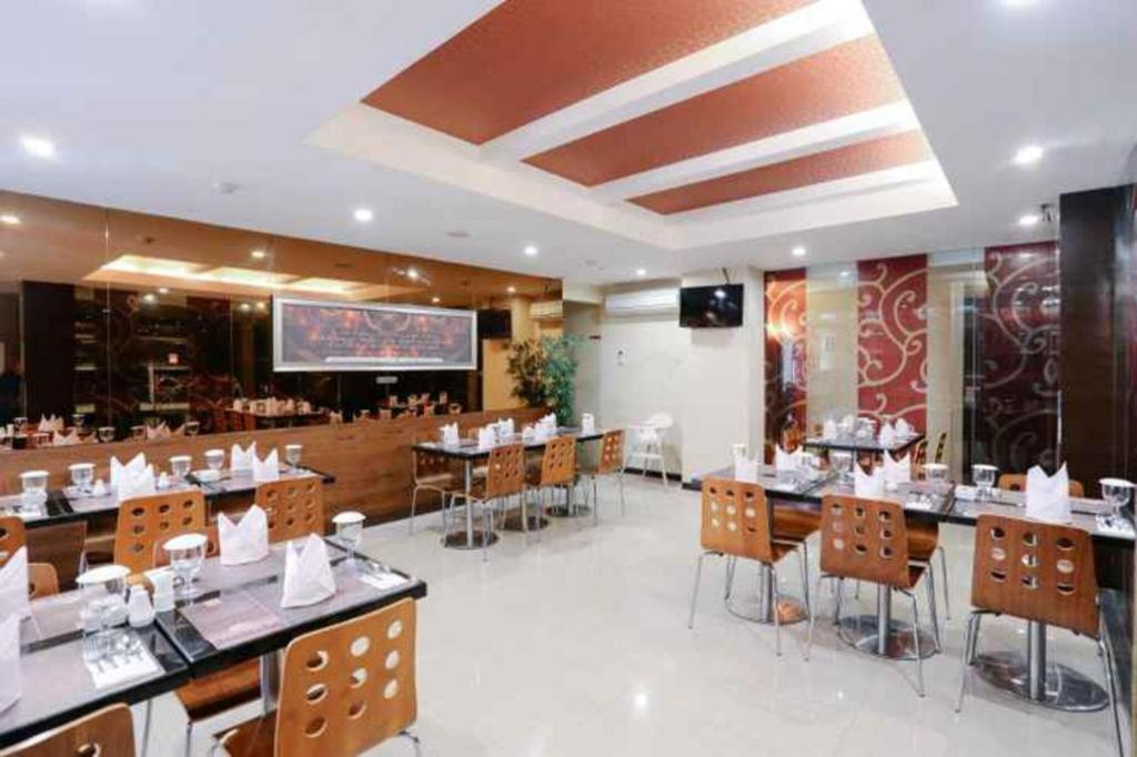 Favor Hotel Makassar City Center By Life מראה חיצוני תמונה
