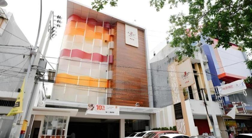 Favor Hotel Makassar City Center By Life מראה חיצוני תמונה