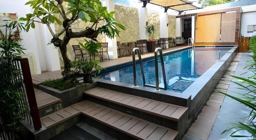 Favor Hotel Makassar City Center By Life מראה חיצוני תמונה
