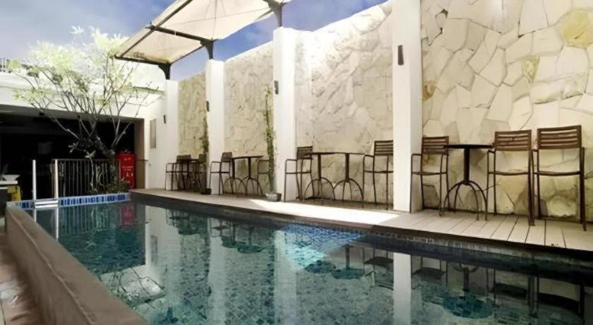 Favor Hotel Makassar City Center By Life מראה חיצוני תמונה