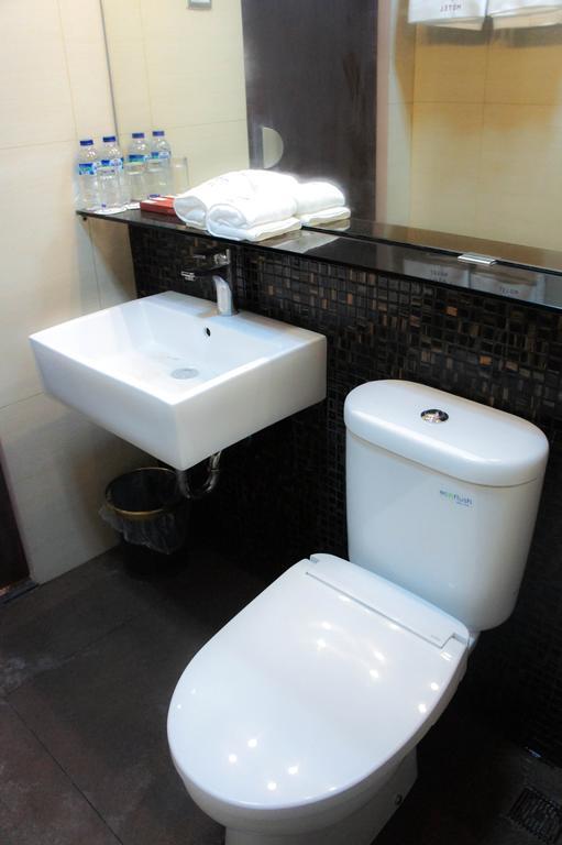 Favor Hotel Makassar City Center By Life חדר תמונה