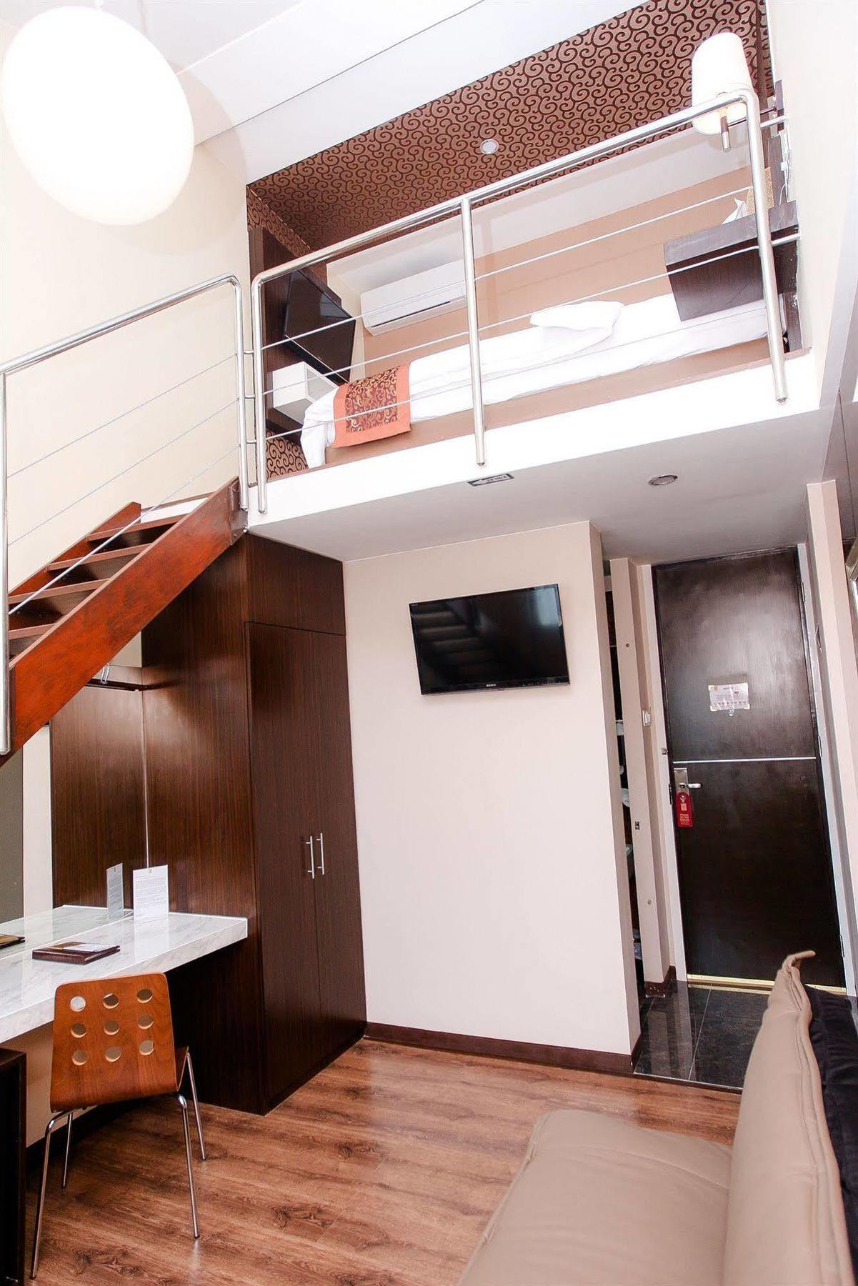 Favor Hotel Makassar City Center By Life מראה חיצוני תמונה