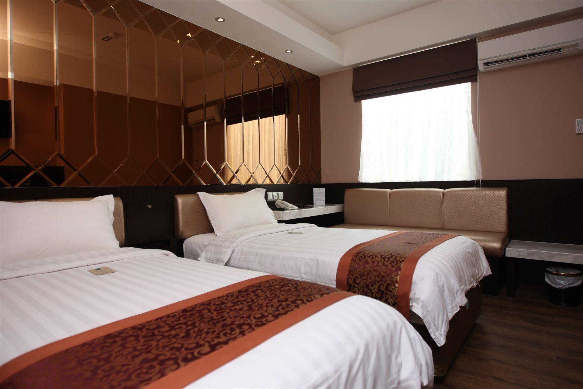 Favor Hotel Makassar City Center By Life מראה חיצוני תמונה